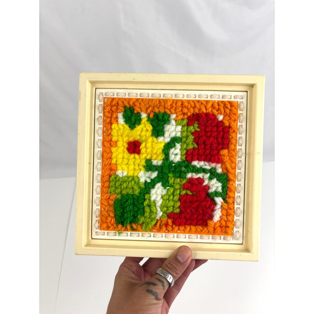 Vintage 1970s Latch Hook Strawberry Art Finished Framed‎ - Picture 7 of 7
